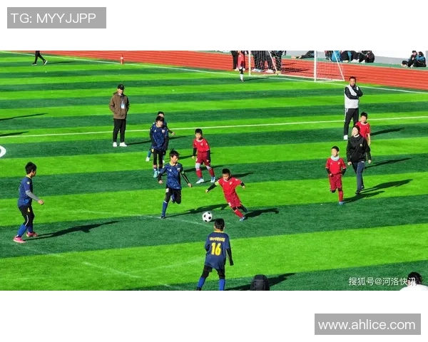 校园足球明星齐聚一堂精彩比赛即将上演引发热血沸腾的青春对决